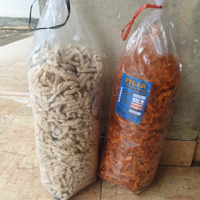 

Ready Gas!!! Kripik Basreng Stik Pedas / Asin 1 Bal