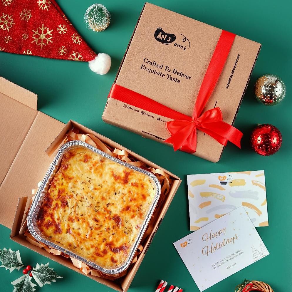 

Baked Spaghetti Brulee / Bechamel Sauce / bruule & Beef Bolognese / Bolognaise. christmas hampers / parsel ulang tahun /birthday parcel / hamper natal / parcel chinese new year / imlek