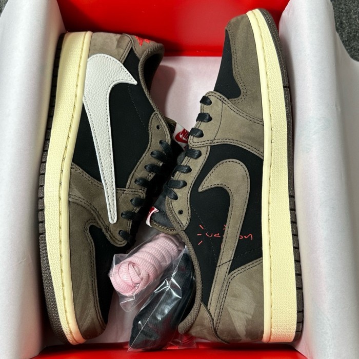 Travis Scott x Air Jordan 1 Low Mocha