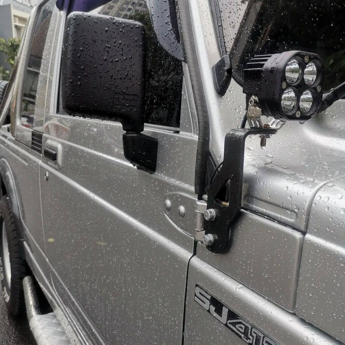 BRACKET LAMPU TEMBAK SUZUKI JIMNY KATANA / CARIBIAN / SAMURAI /SIERRA TERBATAS