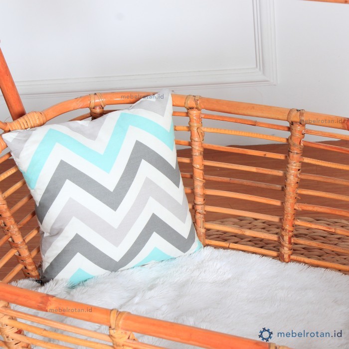 Ayunan anyaman rotan asli untuk bayi