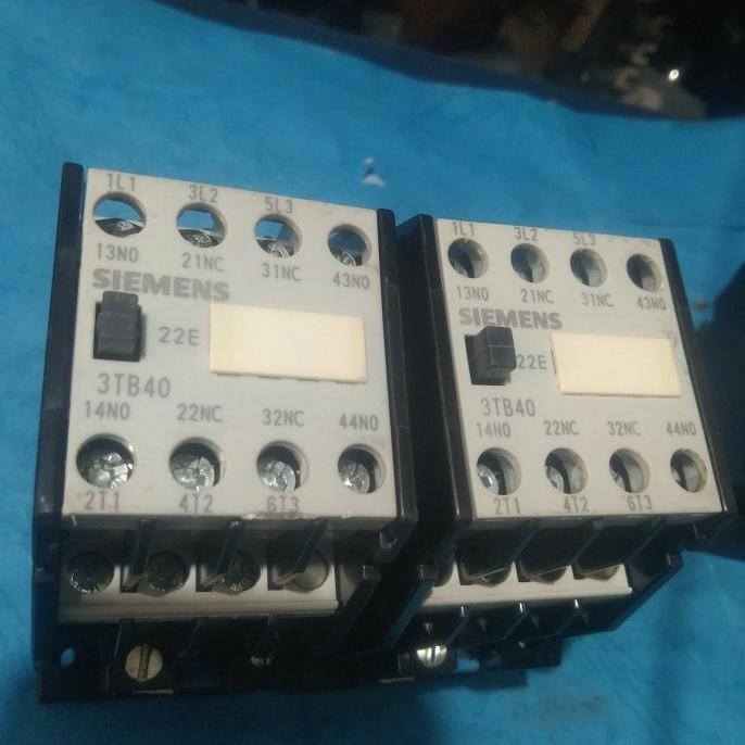 Magnetic Contactor Kontaktor SIEMENS 3TB40 22E 20A 220V.