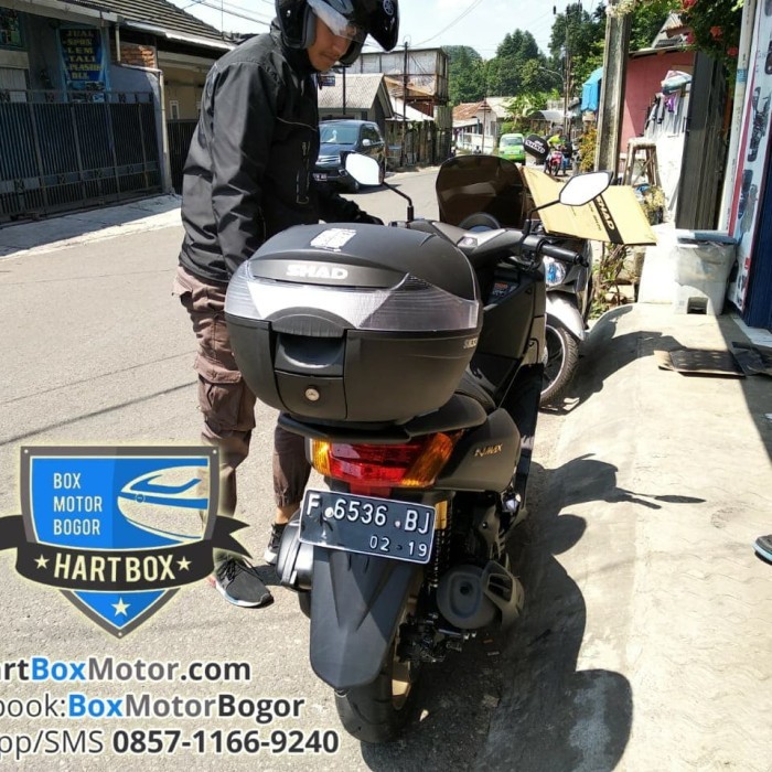 BOX MOTOR SHAD SH33 ON NMAX