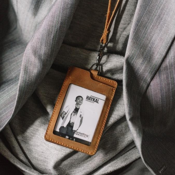 

ID Card Lanyard Kulit Magnet Holder Magnet Name Tag Kulit REVEN ARCA