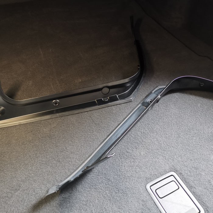 Harga Spesial  Plastik Talang Air Bagasi W211