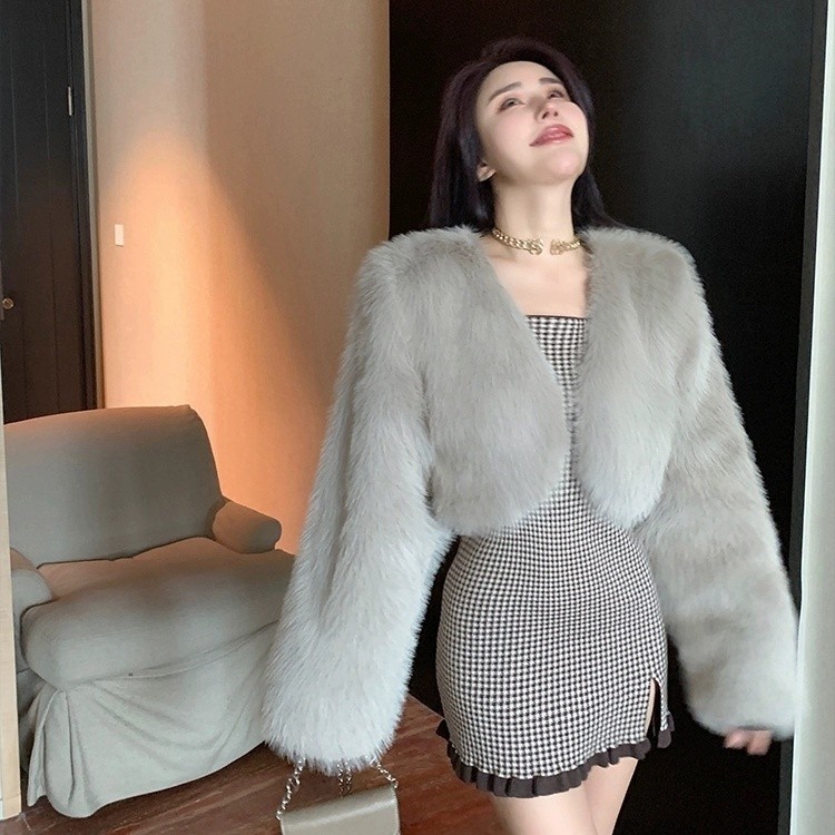 New Classic Style Short Fur Coat Elegant Socialite Advanced Imitation Fox Fur Outer Wear Thick Furry