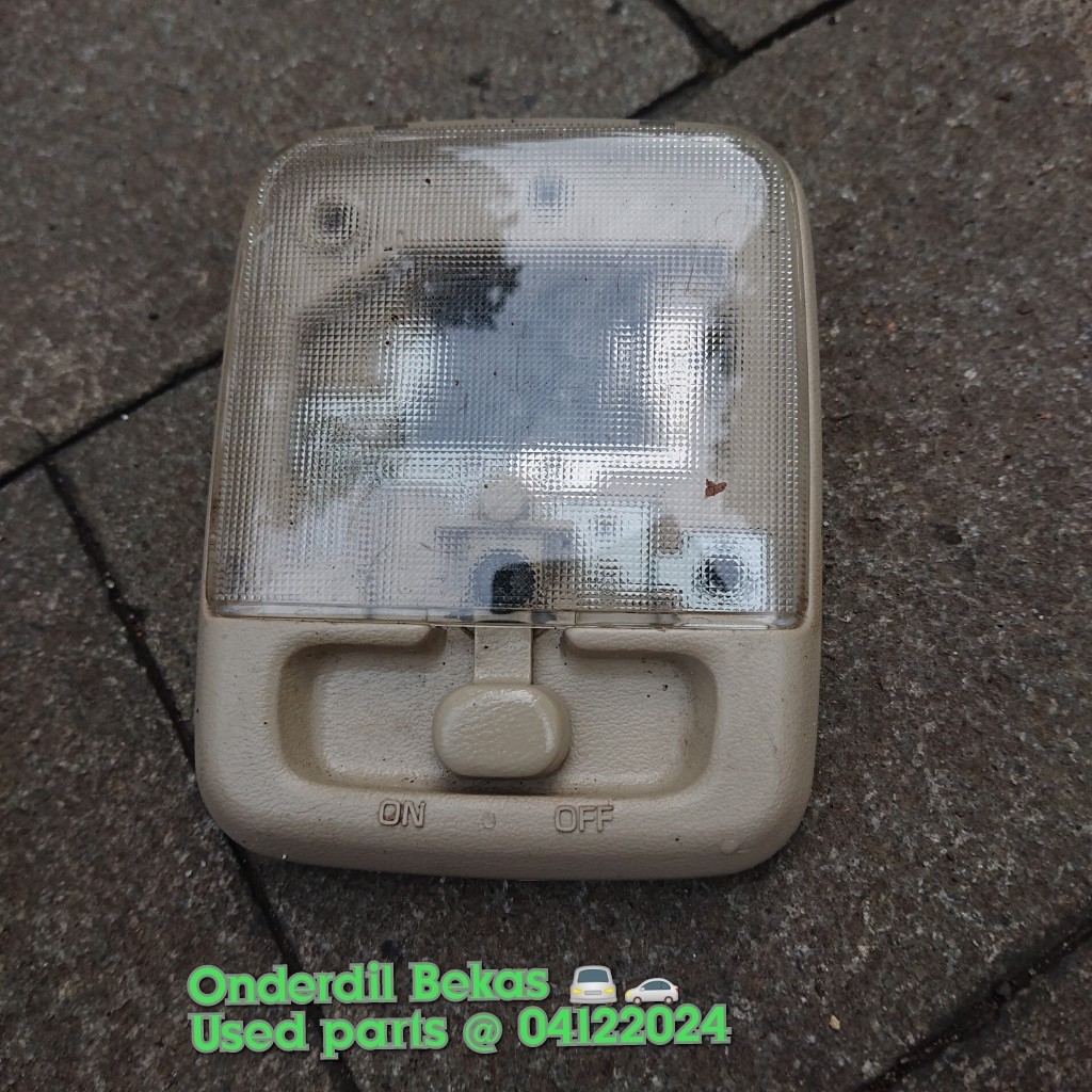 lampu interior belakang nissan serena c24