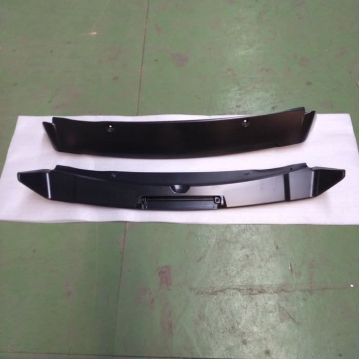 Spoiler Plastik Abs Etios Valco W/Light Mentah