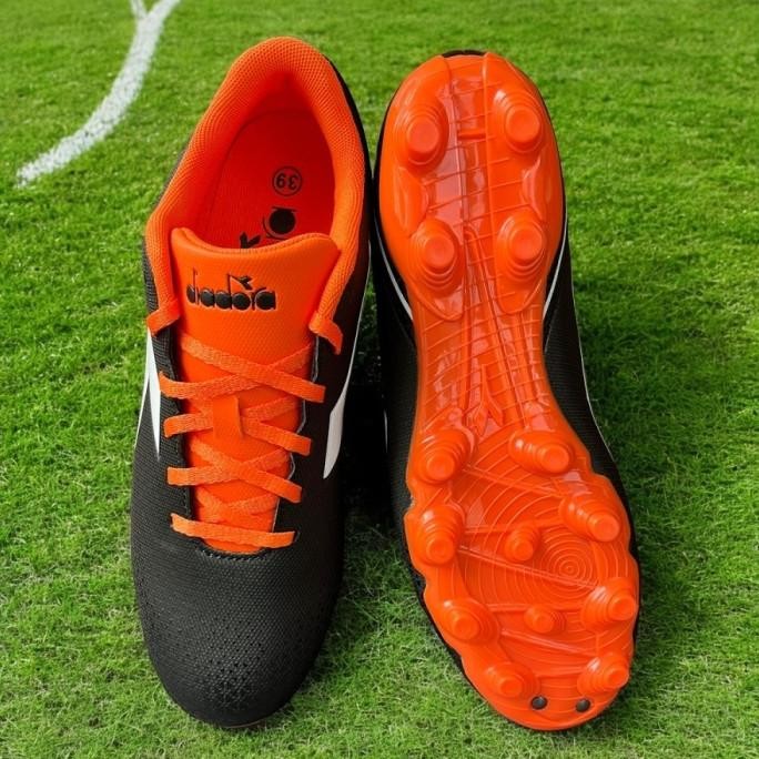 Diadora Pichichi 6 MG 14 Black Orange White DIA179606956.Sepatu Bola  Pria Original HAR