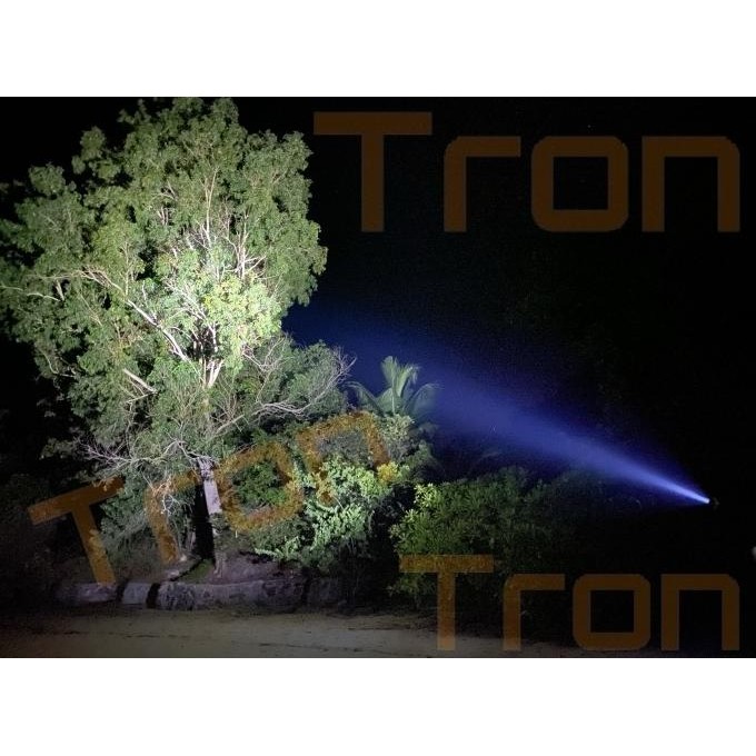 Astrolux ST01 / Mateminco T01S SST40 2300 Lumen 421M Senter LED EDC