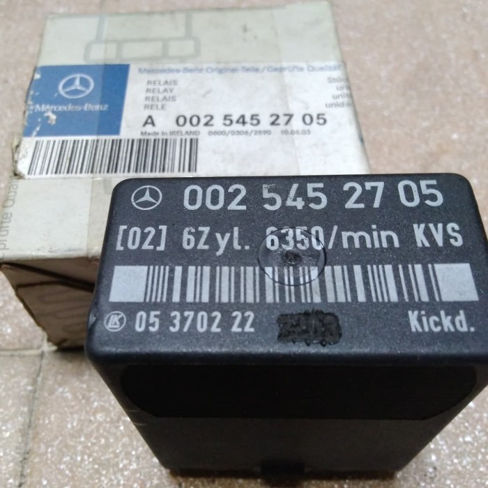 Relay Fuel Pump Pompa Bensin A000 545 27 05 Mercedes W124 300E 6-Cyl