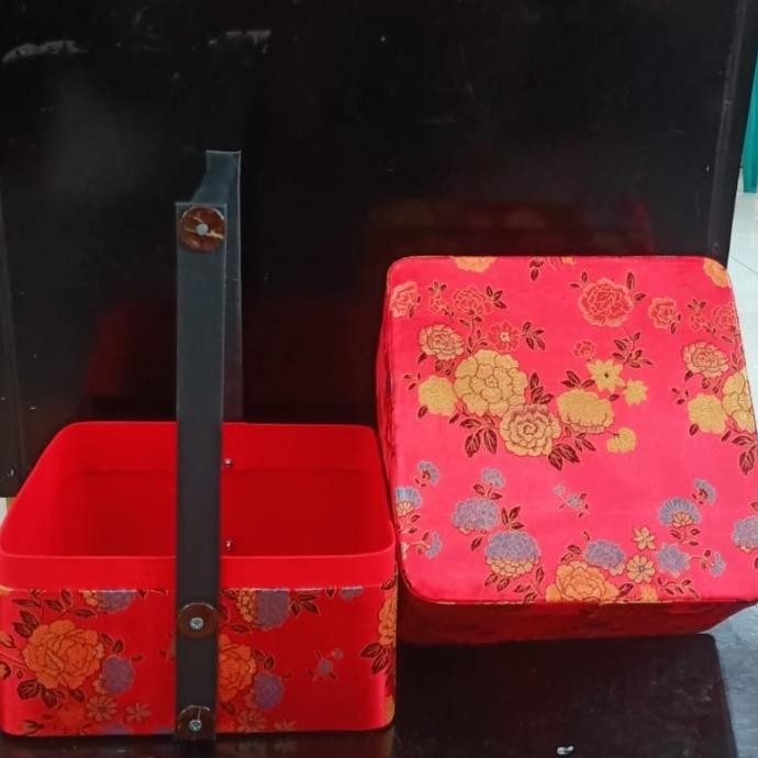

TERBARU BOX HAMPERS BULAT BESAR IMLEK CNY !!!!!