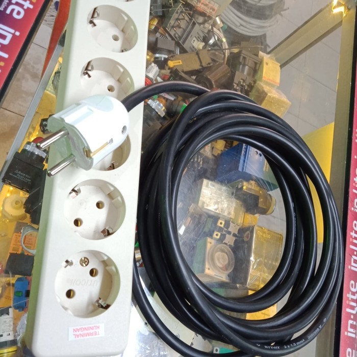 Promo Stop Kontak Uticon 6 Lubang +Kabel Steker Broco 5M