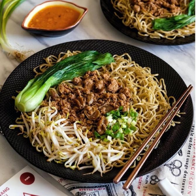 

BAKMI TIGA MARGA - BUCKMEE BABI (ISI 2 PORSI) SIAP KIRIM