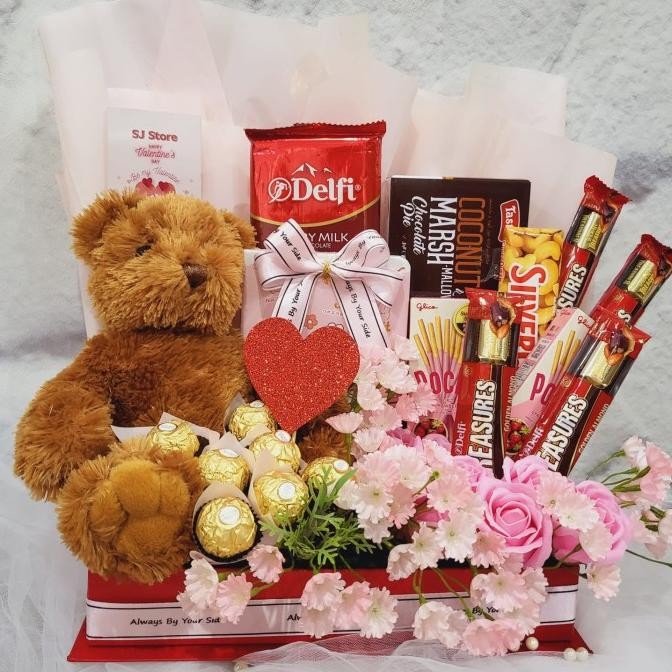 

Sale! Buket Bunga Sabun Box Hadiah Gift Set Valentines Day Coklat Boneka 024