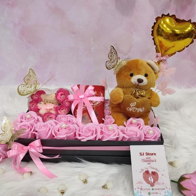 

Sale! Buket Bunga Sabun Box Hadiah Gift Set Valentines Day Coklat Boneka 015