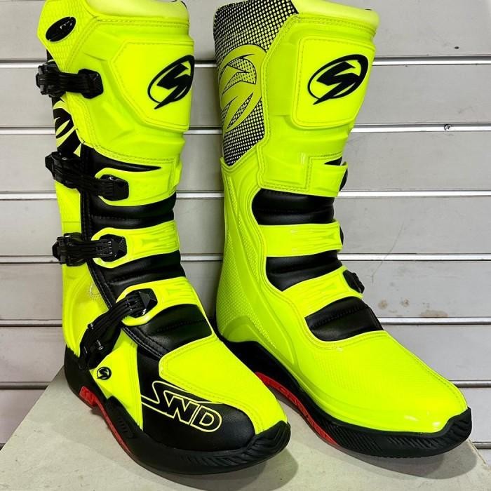 SEPATU CROSS SND NEW