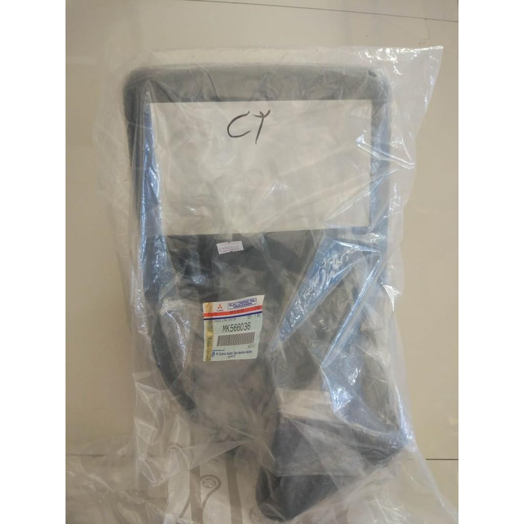 Tutup Dasbor Tengah Mitsubishi Canter