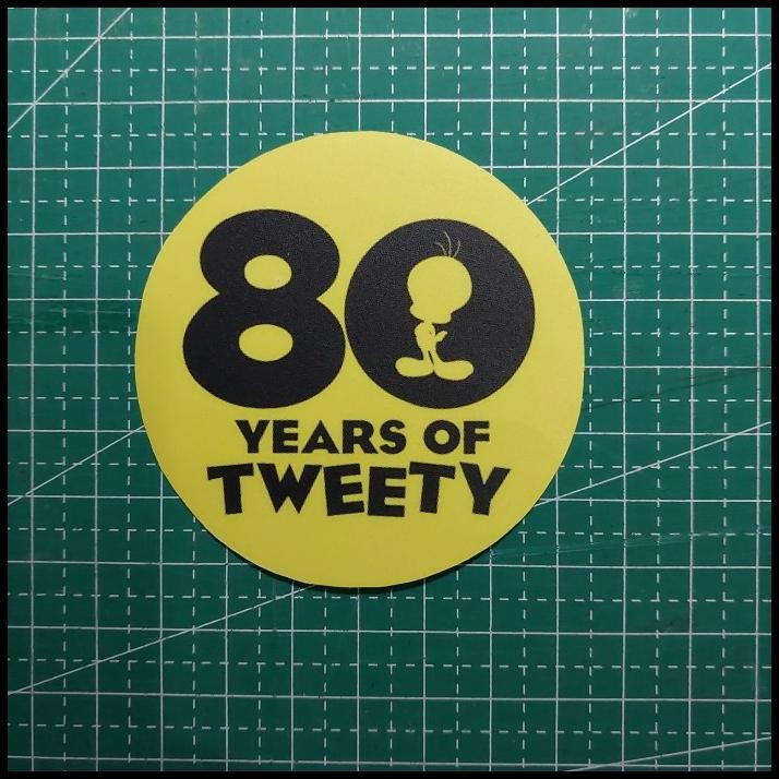 

DISKON STICKER KARTUN 80 YEARS OF TWEETY KUNING