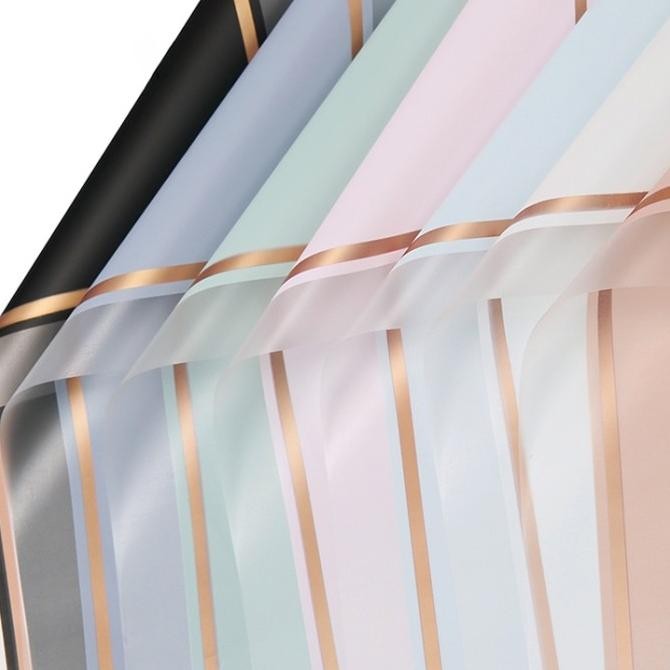 `````````] transparant gold line cellophane flower wrapping kertas buket 58x58cm