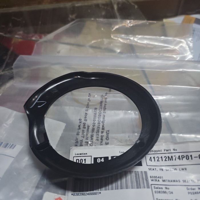 Karet tatakan bawah per depan suzuki IGNIS