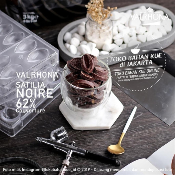 

Valrhona SATILIA NOIRE 250gr Dark Couverture Chocolate 62% Coklat Coin