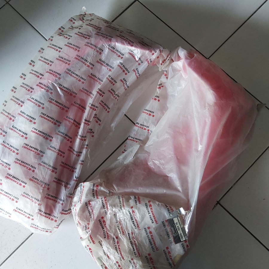 Sayap depan luar blitz r merah