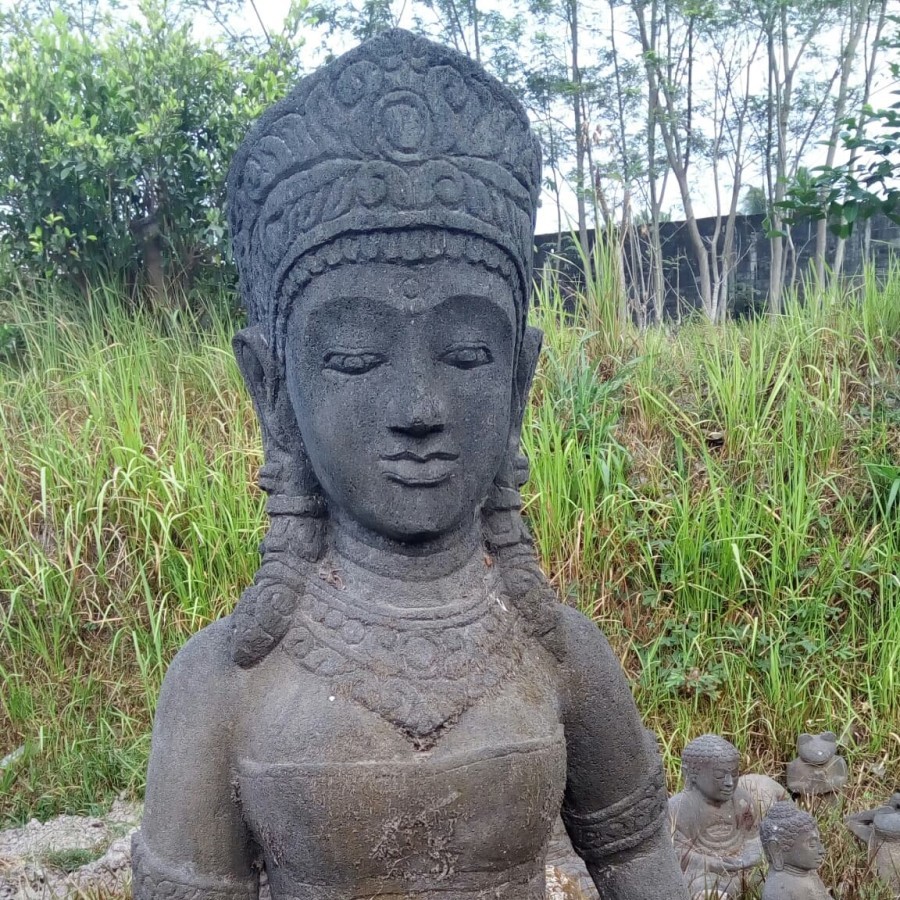 PATUNG BATU DEWI TARA