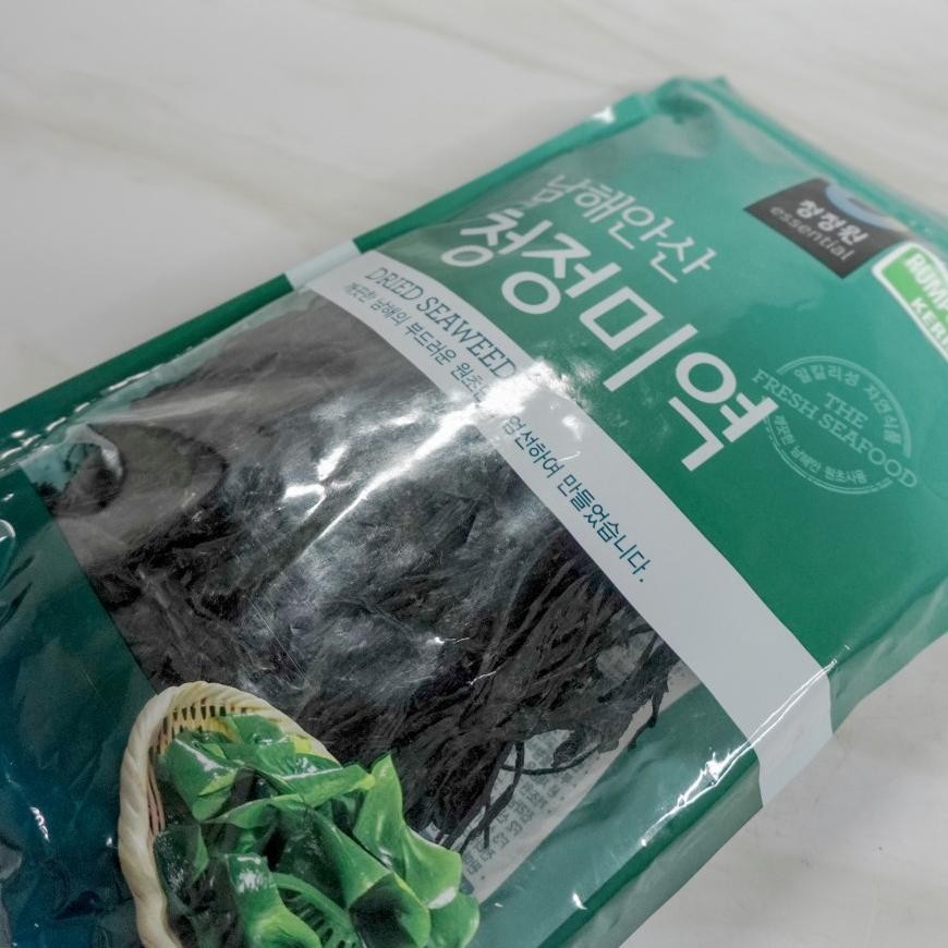 

Rumput Laut Kering Daesang Miyeok 100gr Korean Seaweed Chung Jung One