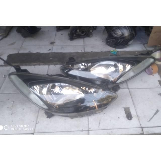 Headlamp Lampu Depan Mazda 2 Lama 2012