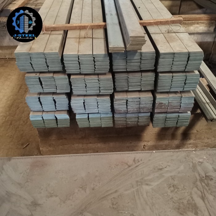 Besi plat strip 8 mm x 50 mmm x 3 meter