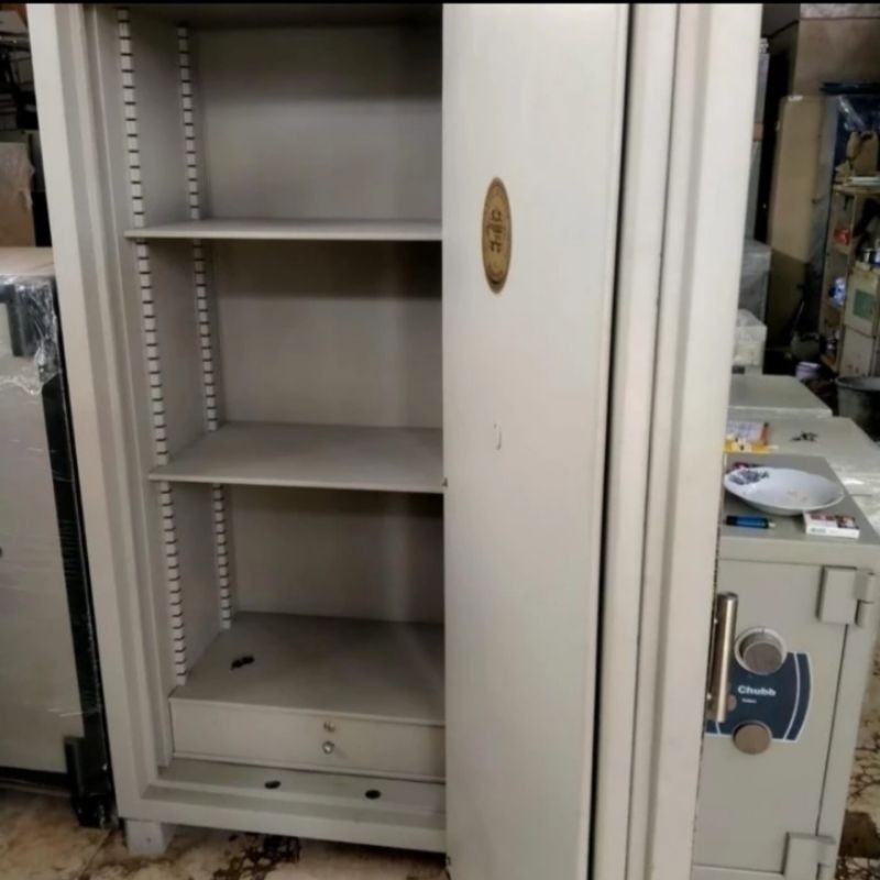 Brankas Solingen 180 cm