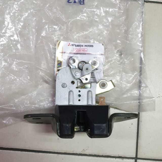 Door Lock Bagasi Asli Mitsubishi Kuda 2002