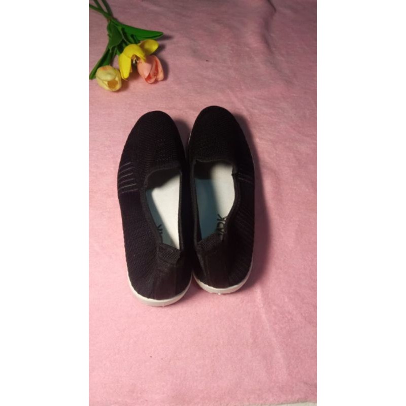 Sepatu Sneaker Spark