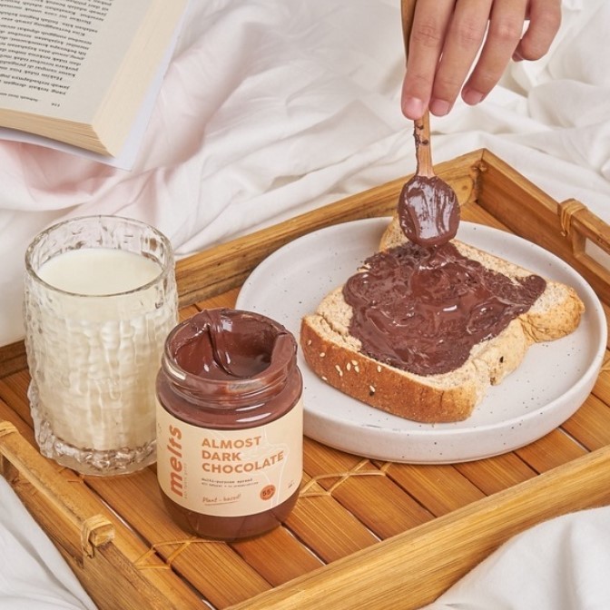 

MELTS ALMOST DARK CHOCOLATE SPREAD 200 GRAM