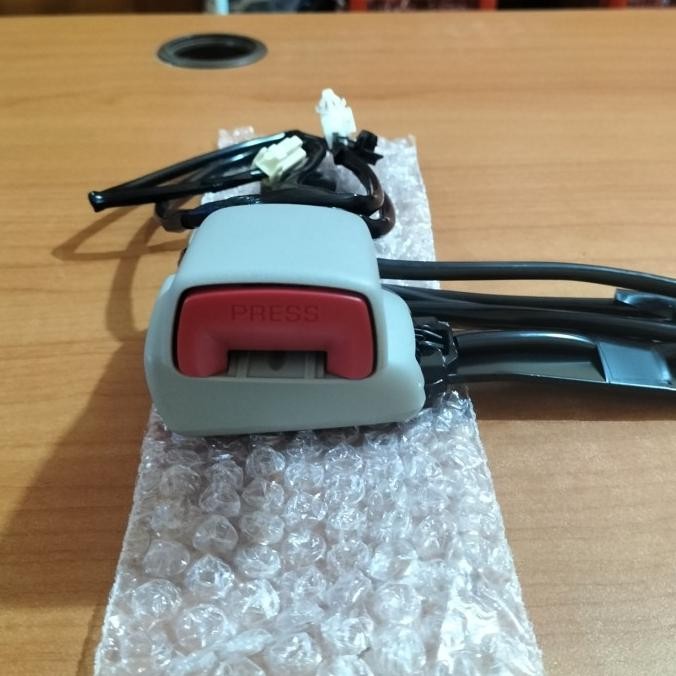 SEAT SAFETY BELT DEPAN INNOVA FORTUNER HILUX LAMA TOYOTA ORIGINAL PROMO