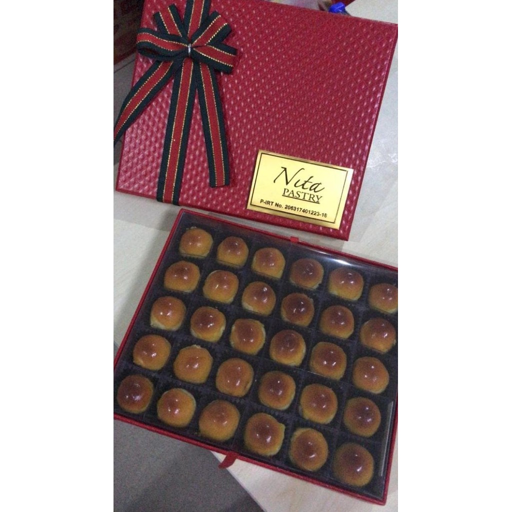 

NITA PASTRY BOX NASTAR EXCLUSIVE
