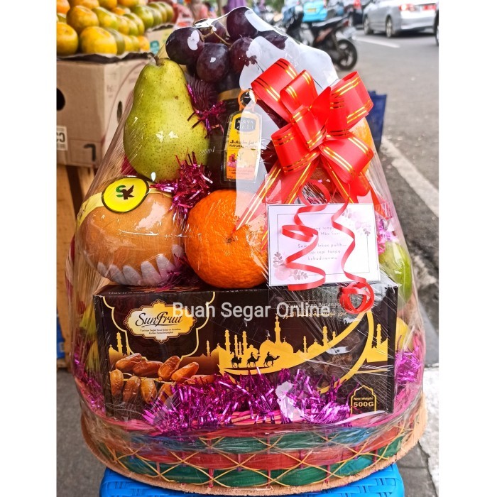 

Parcel Buah + Kurma + Madu