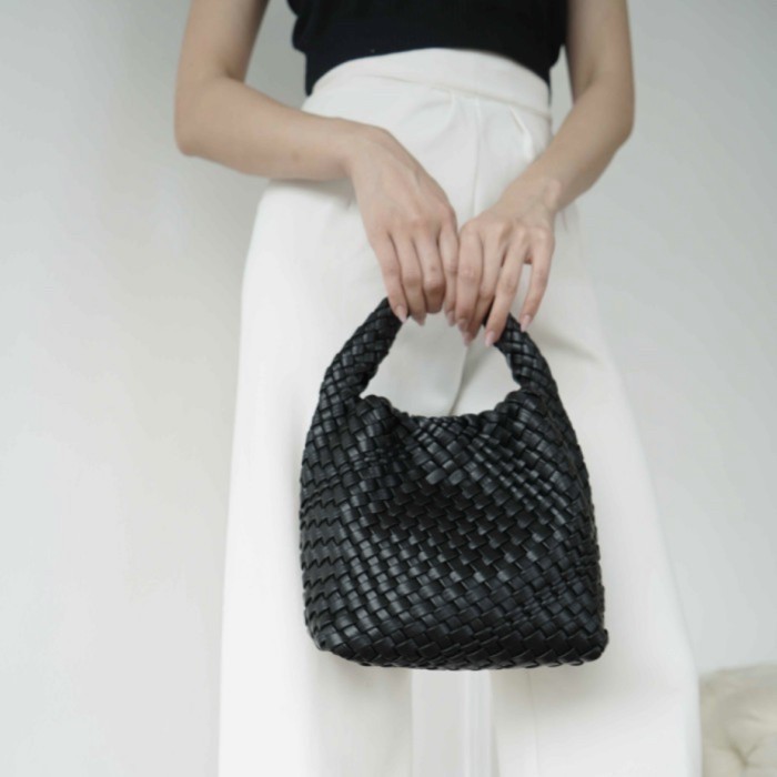 

FREE ONGKIR Basil Woven Bag vanilla