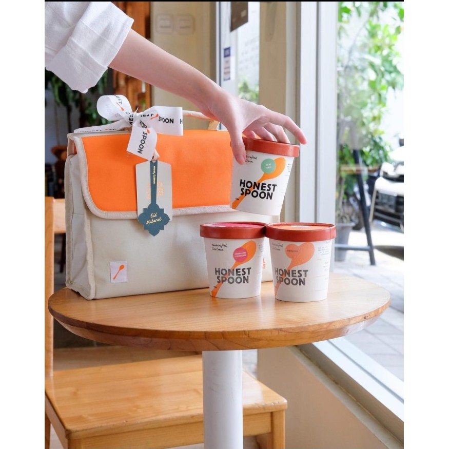 

Gift/Ice Cream Hampers - 3 Tubs of Choice All Occasions