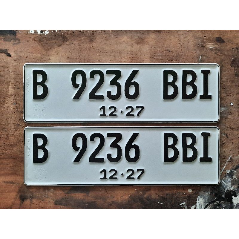 PLAT MOBIL FONT BARU STIKER SCOTLITE