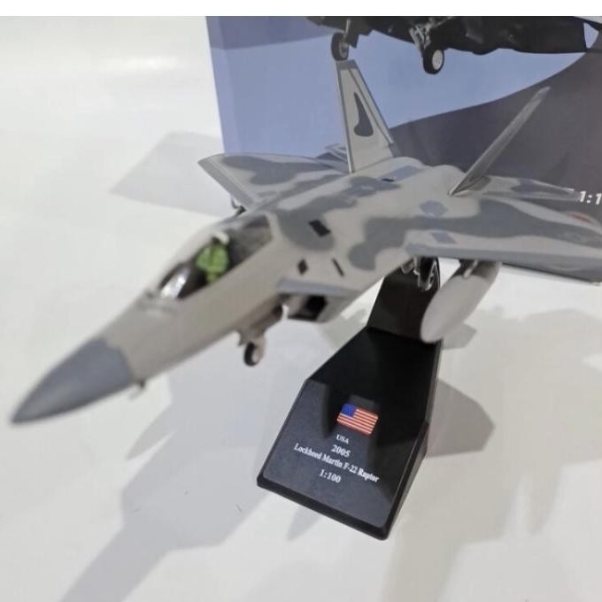 Diecast Pesawat Tempur F-22 Raptor 1/72 By AMER