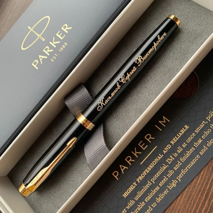 

PULPEN PARKER ORIGINAL IM ROLLER BALL BLACK LQ GT GRATIS GRAFIR NAMA