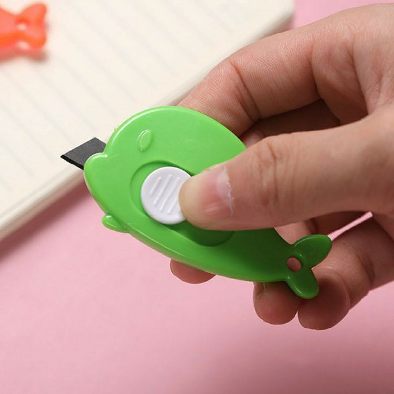 

RD PISAU CUTTER MINI KARAKTER / PISAU KATER PACKING UNBOXING PAKET KECIL / PISAU PEMOTONG KERTAS