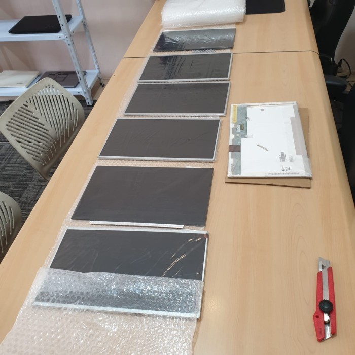 LCD LED LAPTOP 14 INCH 40 PIN TEBAL COPOTAN