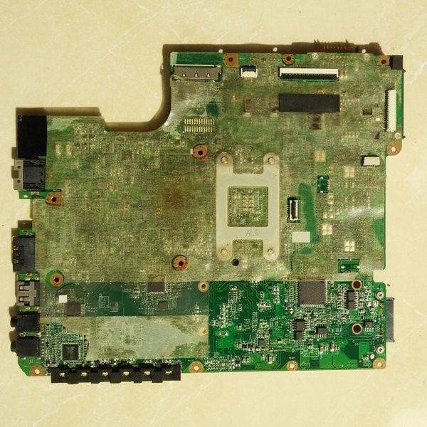 SB - MOTHERBOARD MAINBOARD MESIN LAPTOP TOSHIBA SATELLITE L645D