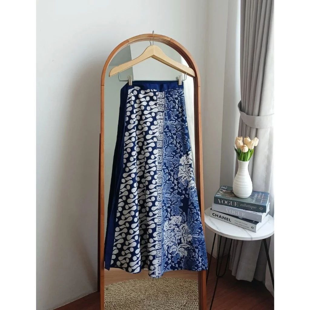 Rok Lilit Batik Batik Safira Rok Batik Katun Tebal Model Rok Lilit Payung Motif Indigo Batik Cap