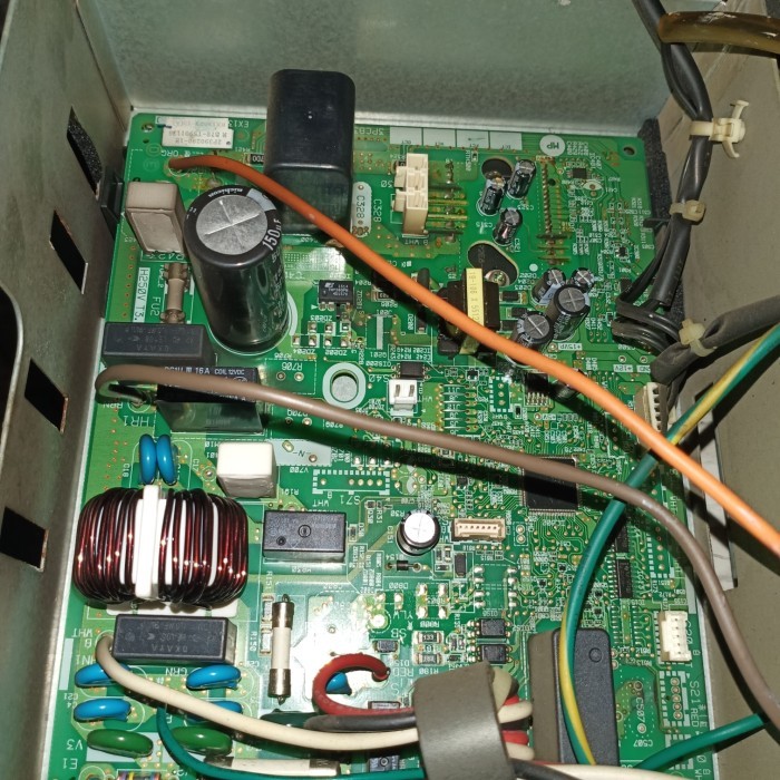 Modul Outdoor Daikin Inverter R32.Rkc15Pvm4.Bisa Masuk Ke Rkc20Pvm4/Rkc25Pvm4/Rkc35Pvm4 Restock