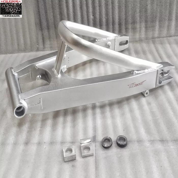Swing Arm Ninja 250 Fi / Karbu / Z-250 Merk VRossi