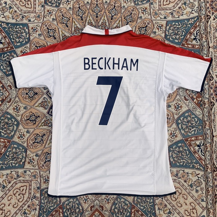 JERSEY ENGLAND 2004 REVERSIBLE DAVID BECKHAM (JERSEY BECKHAM / JERSEY INGGRIS / JERSEY RETRO)